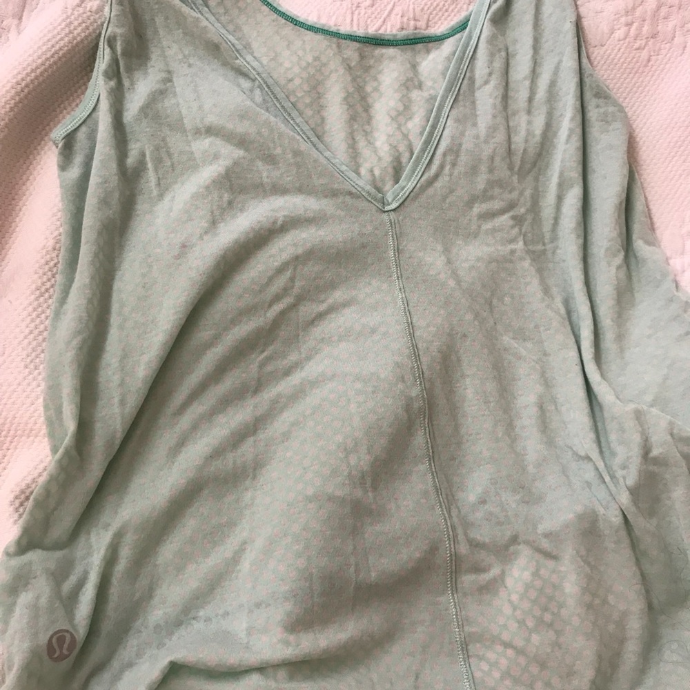 Lululemon size S (4/6) green tank - Picture 3 of 4